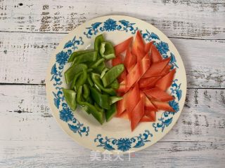菠萝咕噜肉的做法步骤：1