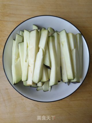 蒜蓉剁椒豆豉蒸茄子的做法步骤：2