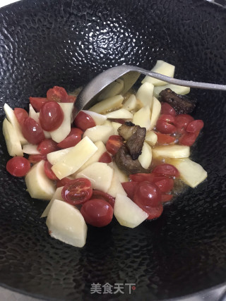 甘蓝土豆番茄汤的做法步骤：3