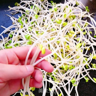炒黄豆芽的做法步骤：1
