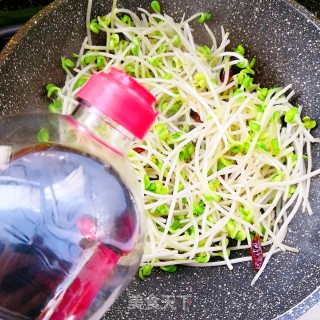 炒黄豆芽的做法步骤：6