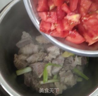 西红柿土豆牛肉汤的做法步骤：3