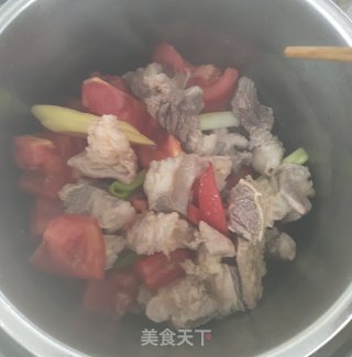 西红柿土豆牛肉汤的做法步骤：4