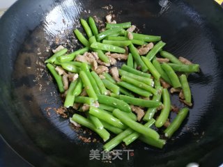 豆角炒肉丝的做法步骤：5
