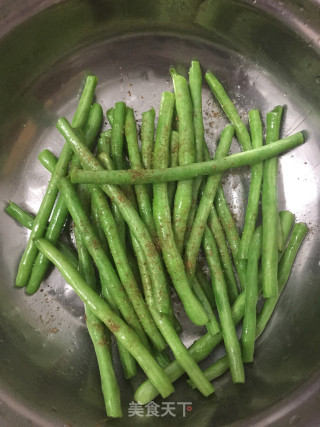 椒盐豆角的做法步骤：3