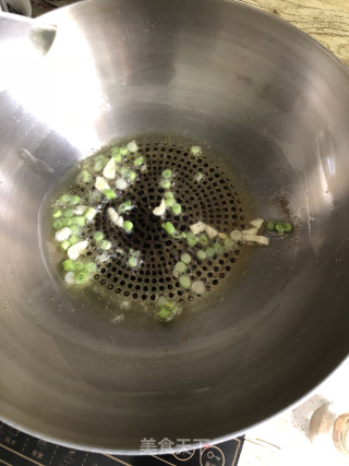 芹菜炒土豆丝的做法步骤：2