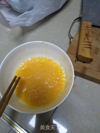 西红柿鸡蛋面的做法步骤：2