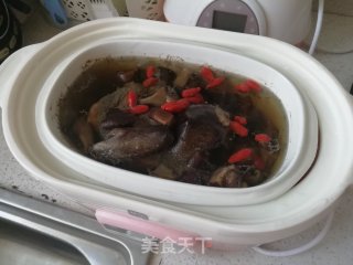 香菇鸽子汤的做法步骤：6