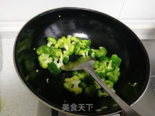 素炒西蓝花的做法步骤：5