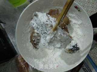 白菜炖鱼的做法步骤：2