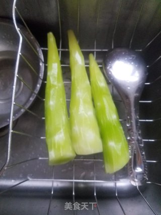 素炒莴笋片的做法步骤：1