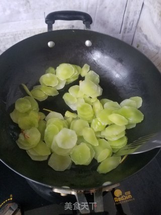 素炒莴笋片的做法步骤：4