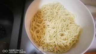 牛肉丝瓜面的做法步骤：2
