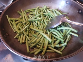 豆角炒蘑菇的做法步骤：6