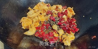 辣子肥肠的做法步骤：9