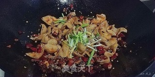 辣子肥肠的做法步骤：10