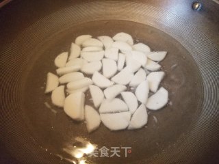 山药莴笋炒冬菇的做法步骤：2