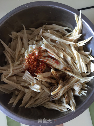 凉拌腐竹的做法步骤：2