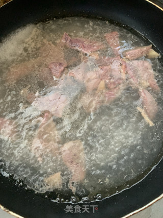 波菜猪肝汤的做法步骤：2