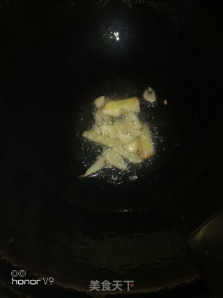 牛肉炒生菜的做法步骤：3