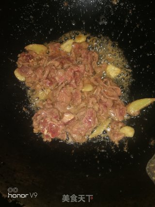 牛肉炒生菜的做法步骤：4