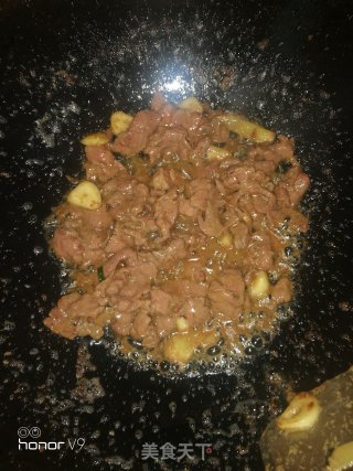 牛肉炒生菜的做法步骤：5