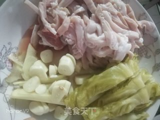 泡菜炒猪肚的做法步骤：1