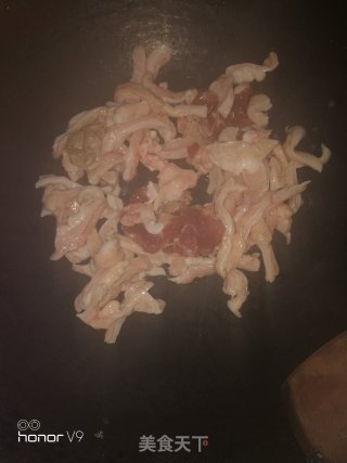 泡菜炒猪肚的做法步骤：2