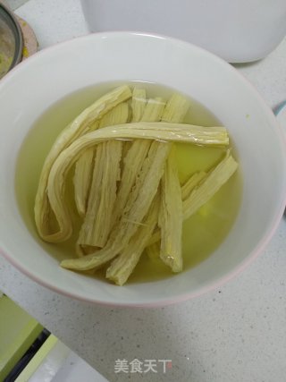 凉拌腐竹的做法步骤：1