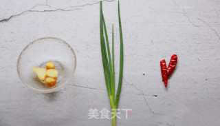 红烧带鱼的做法步骤：2