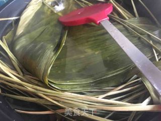 红豆蜜枣粽的做法步骤：1