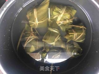 红豆蜜枣粽的做法步骤：9