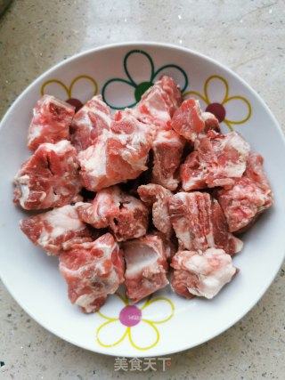 可乐排骨的做法步骤：1