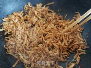 减脂增肌小零食——炒鸡丝的做法步骤：8