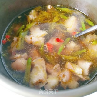 裤腿肉墨鱼黄花菜汤的做法步骤：11