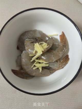 番茄大虾的做法步骤：1