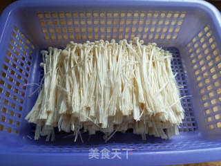 鱼香金针菇的做法步骤：1