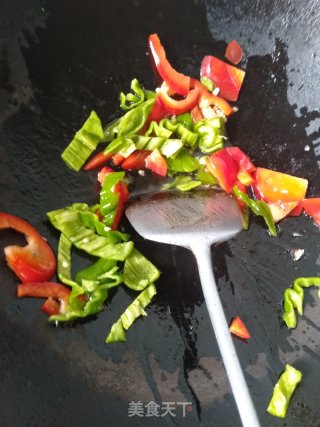 香菇炒牛柳的做法步骤：5