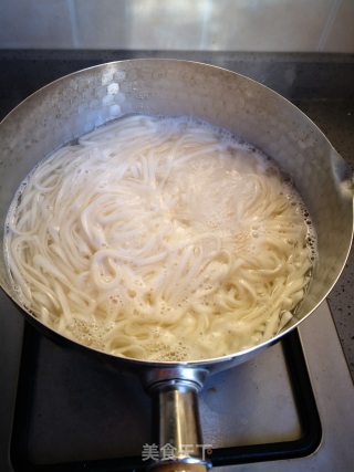 西红柿鸡蛋打卤面的做法步骤：1