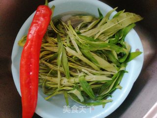椒丝腐乳通菜的做法步骤：1