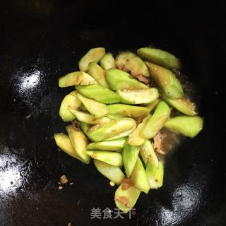 丝瓜炒肉的做法步骤：6