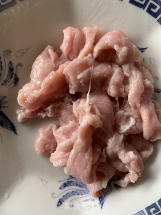 青椒土豆炒肉片的做法步骤：2