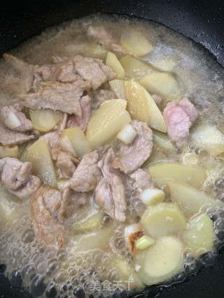 青椒土豆炒肉片的做法步骤：4