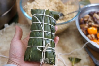 咸蛋黄鲜肉粽的做法步骤：10