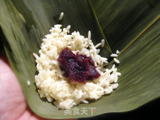 豆沙枧水粽的做法步骤：4