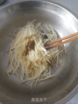 番茄沙司糖醋土豆鸡蛋饼的做法步骤：4
