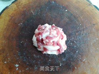 辣椒炒肉的做法步骤：2