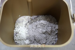 黑米糖三角的做法步骤：2