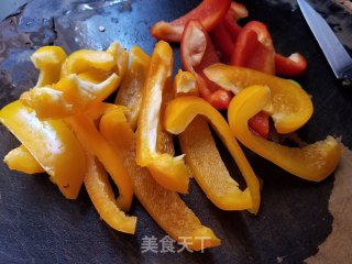 鲜菇彩椒炒四季豆的做法步骤：3