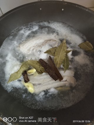 油豆腐焖大白菜的做法步骤：2